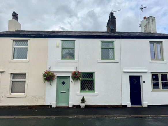 2 bedroom terraced house for sale