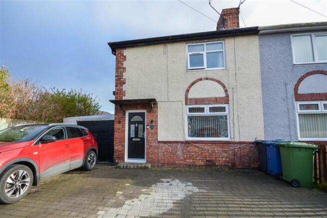 2 bedroom semi-detached house for sale