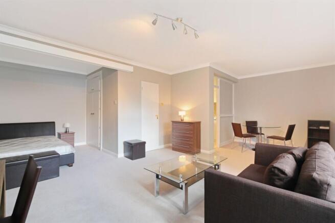 Studio flat for sale