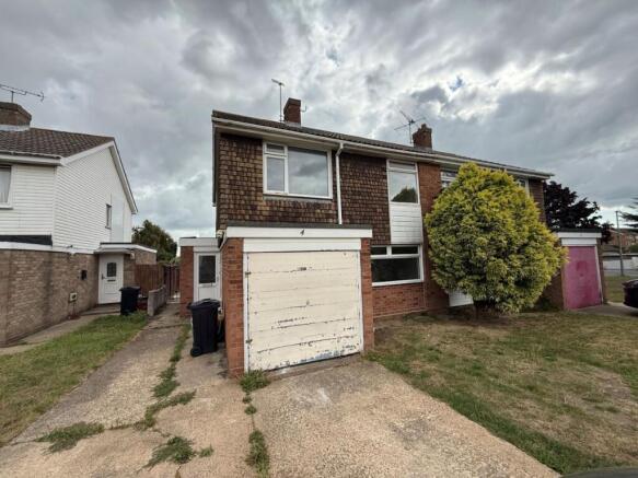 3 bedroom semi-detached house for sale