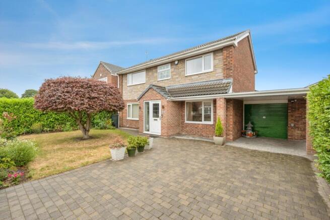 4 bedroom detached house for sale