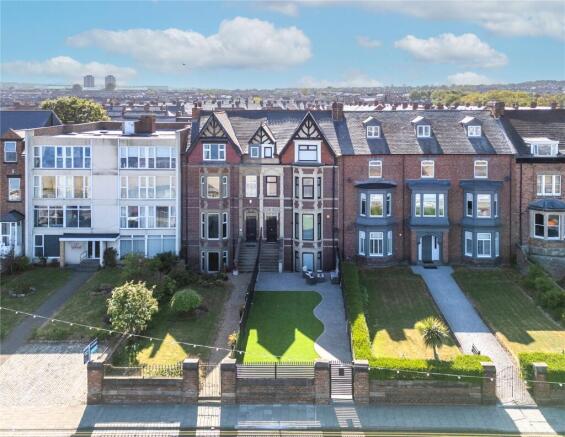 5 bedroom terraced house for sale