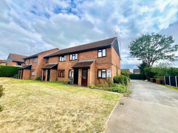 2 bedroom maisonette for sale