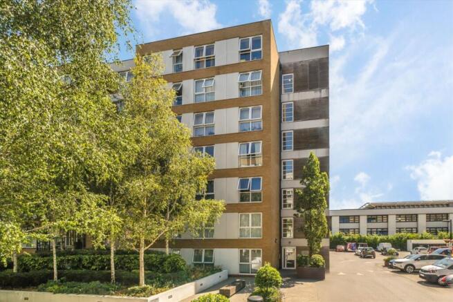 2 bedroom flat for sale