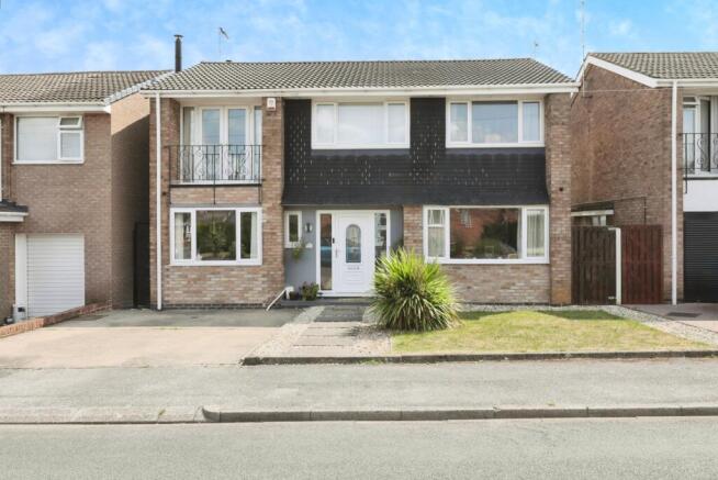 5 bedroom detached house for sale