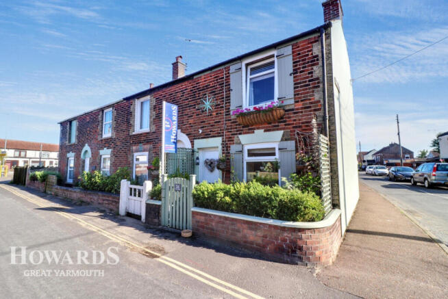 2 bedroom end of terrace house for sale