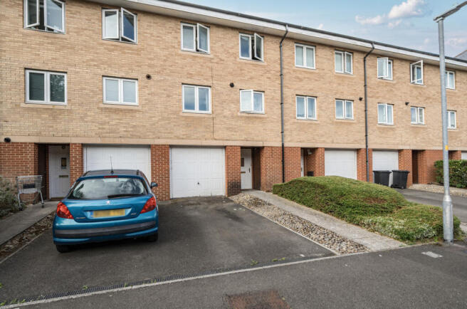 4 bedroom terraced house for sale