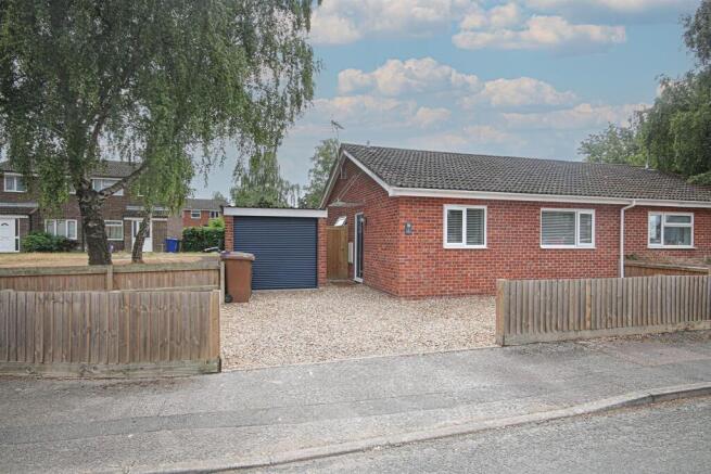 3 bedroom semi-detached bungalow for sale