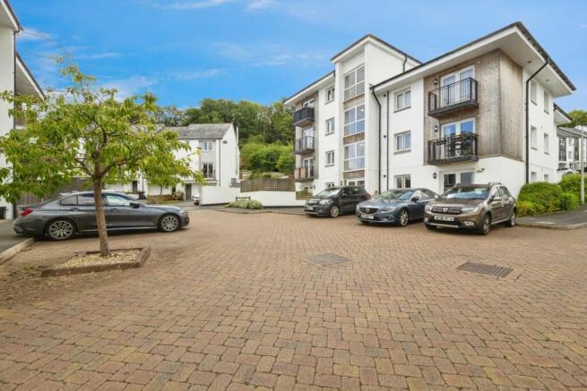 2 bedroom flat for sale