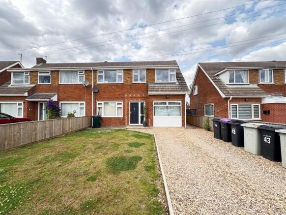 4 bedroom semi-detached house for sale