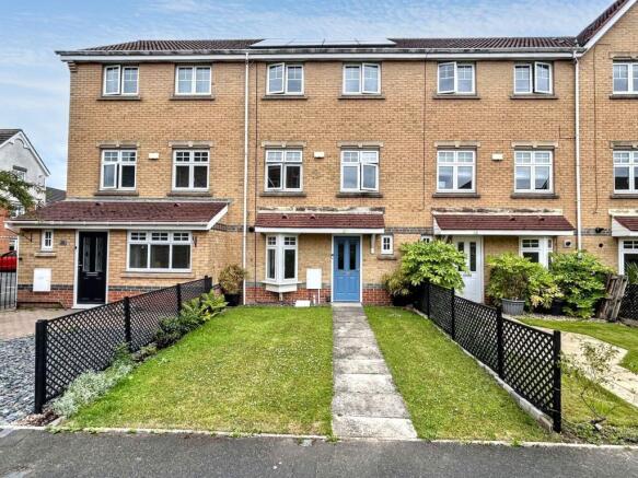 4 bedroom town house for sale