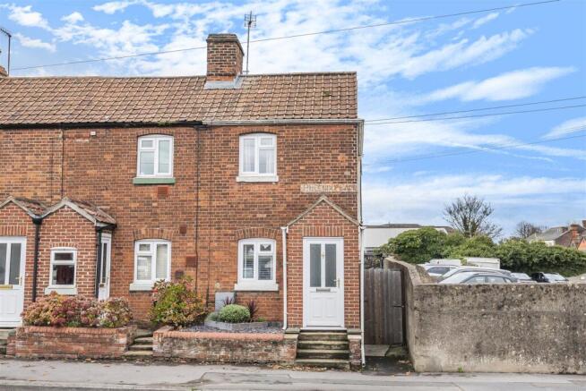 2 bedroom end of terrace house for sale