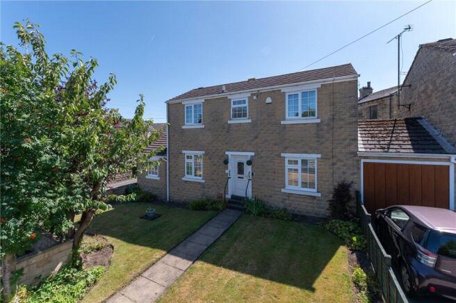 3 bedroom link detached house for sale