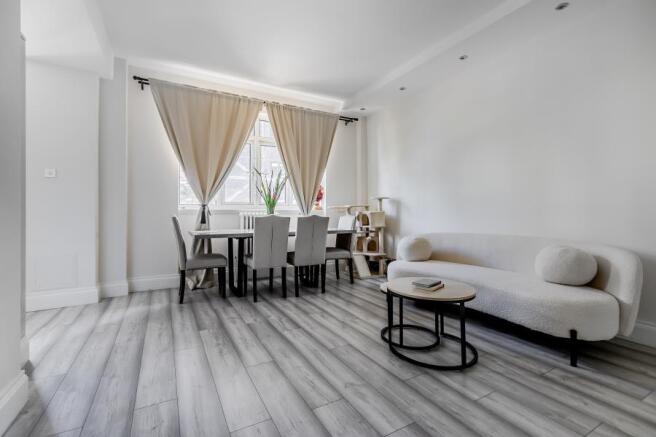 2 bedroom flat for sale