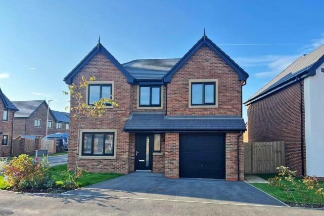 4 bedroom detached house for sale