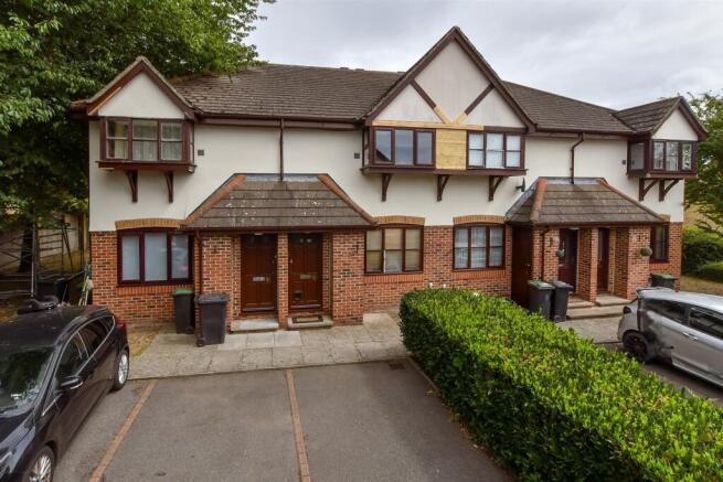 1 bedroom maisonette for sale