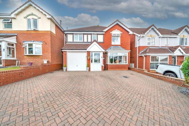 4 bedroom detached house for sale