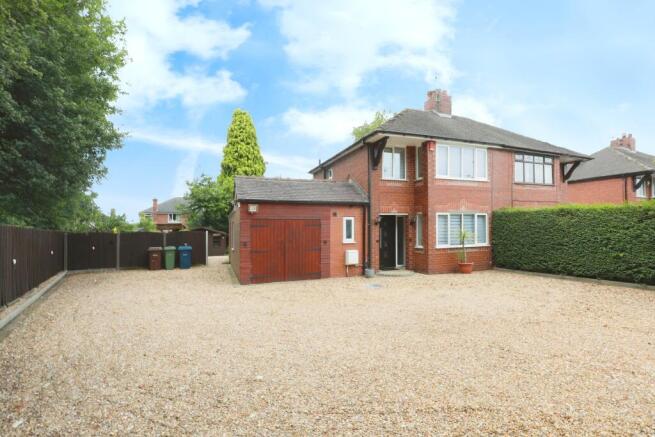 3 bedroom semi-detached house for sale