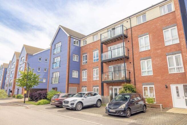 2 bedroom flat for sale