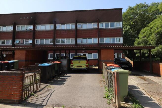 3 bedroom town house for sale