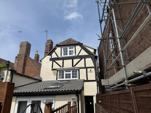 2 bedroom flat for sale