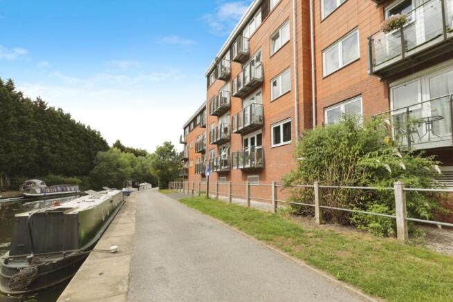 2 bedroom flat for sale