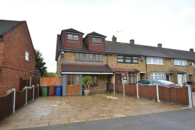 4 bedroom end of terrace house for sale