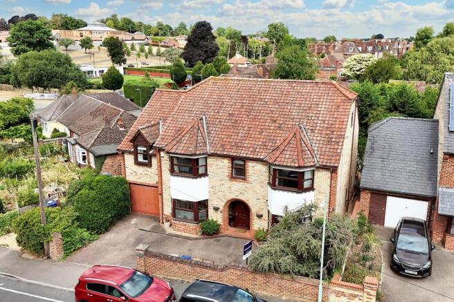 7 bedroom detached house for sale