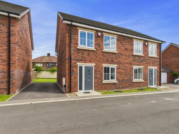 3 bedroom semi-detached house for sale