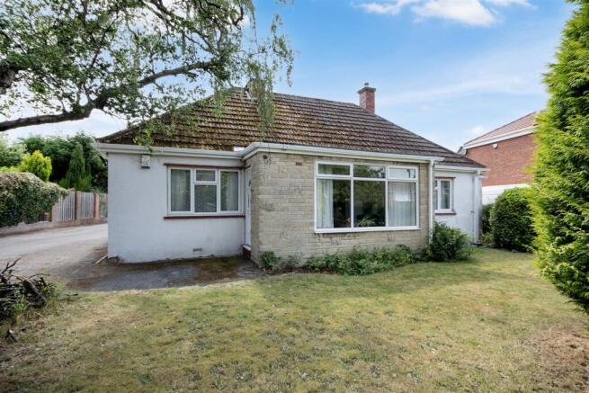3 bedroom detached bungalow for sale