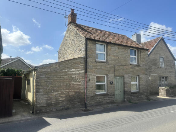 2 bedroom detached house for sale