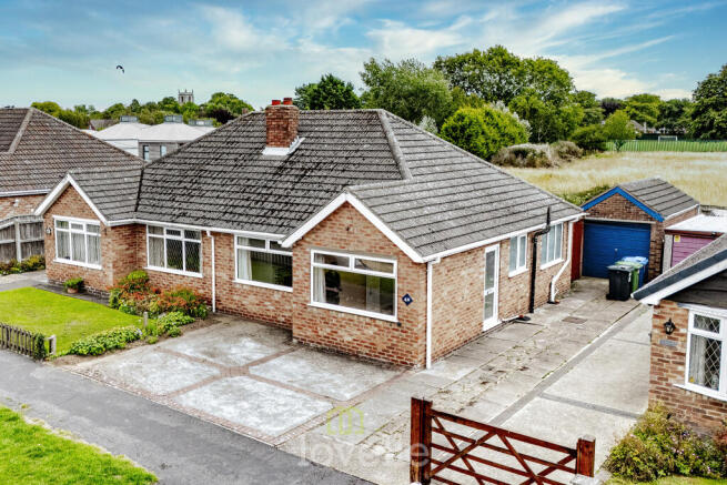 2 bedroom semi-detached bungalow for sale