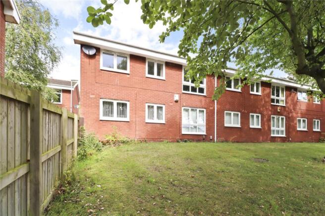 3 bedroom flat for sale