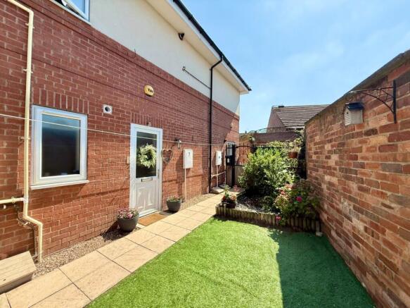 2 bedroom flat for sale