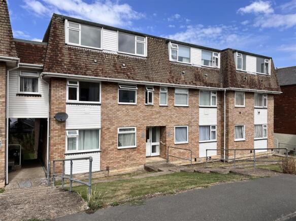 2 bedroom flat for sale