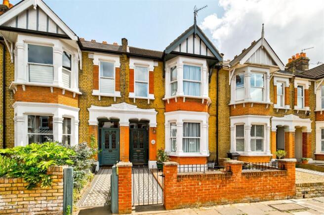 4 bedroom terraced house for sale