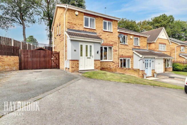 3 bedroom semi-detached house for sale