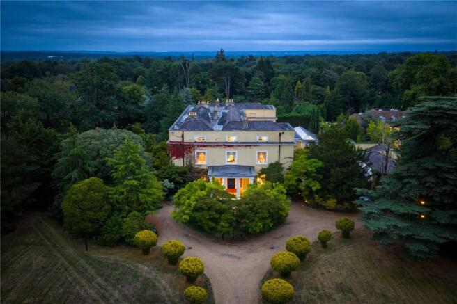 8 bedroom detached house for sale