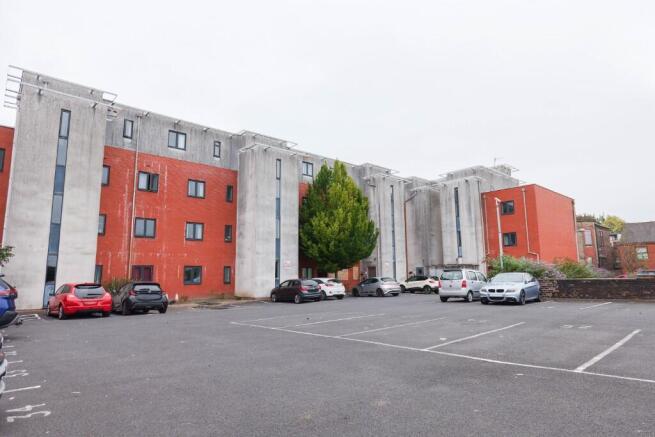 2 bedroom flat for sale