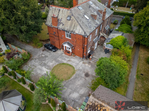 5 bedroom semi-detached house for sale