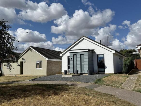 3 bedroom detached bungalow for sale