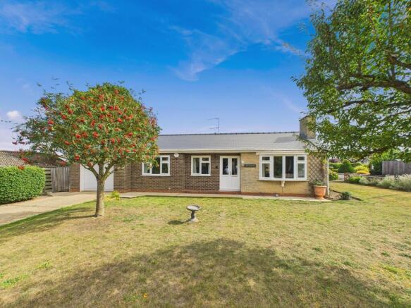 3 bedroom detached bungalow for sale