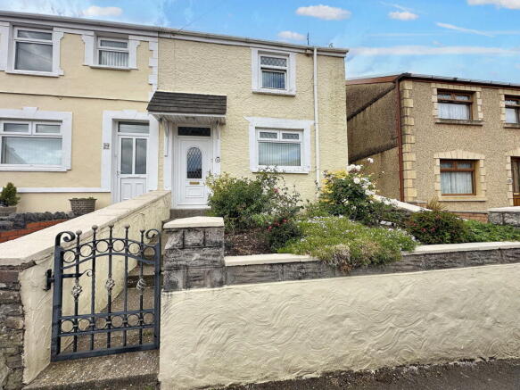 2 bedroom semi-detached house for sale