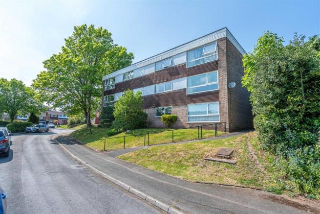 2 bedroom flat for sale