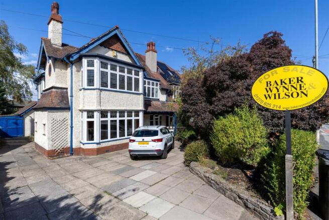 4 bedroom semi-detached house for sale