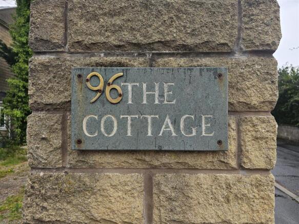 2 bedroom cottage for sale