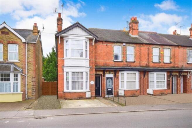 4 bedroom end of terrace house for sale