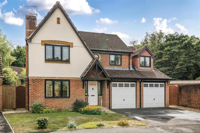 5 bedroom detached house for sale