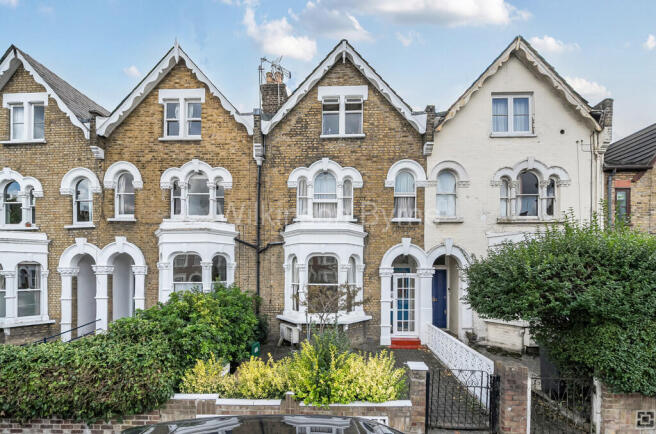 5 bedroom terraced house for sale