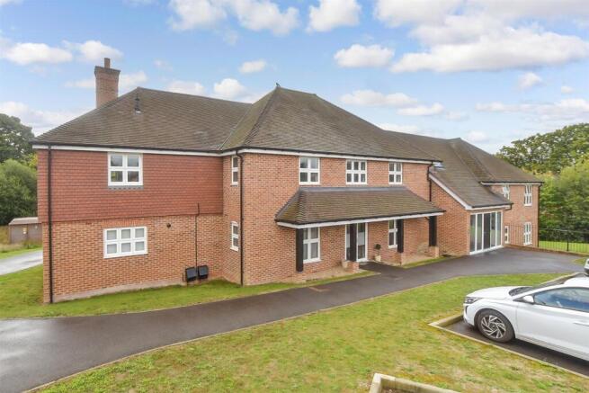 2 bedroom flat for sale